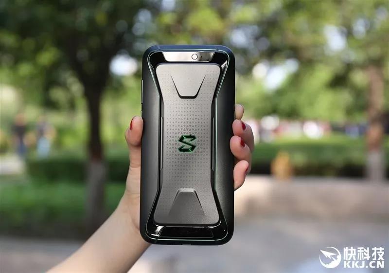 主流媒体是如何评价黑鲨游戏手机的