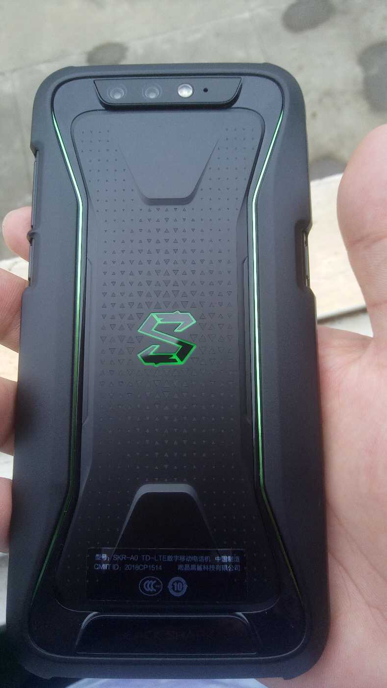 求测试黑鲨防摔